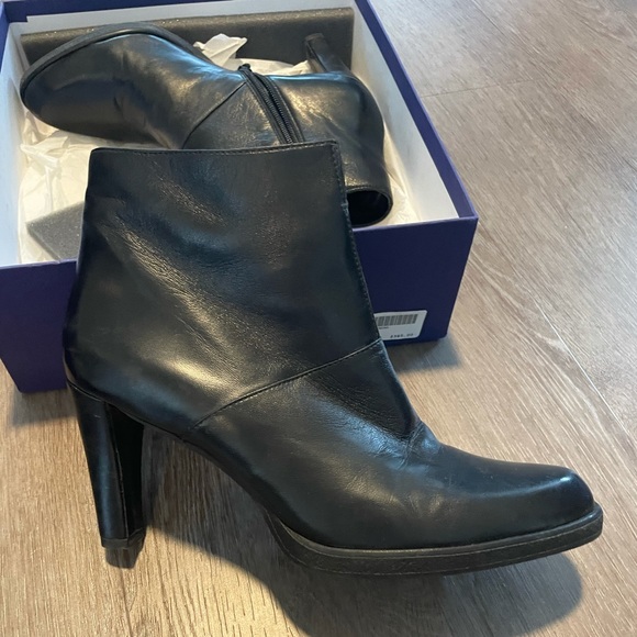 Black Stuart Weizmann heeled ankle boots - Picture 2 of 6